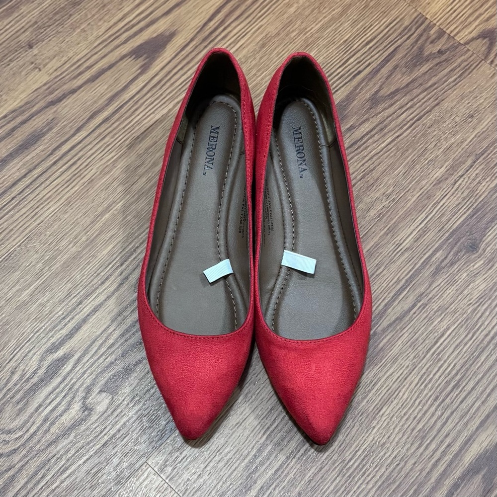 Red Merona Pointed Toe 1” Wedge size 8